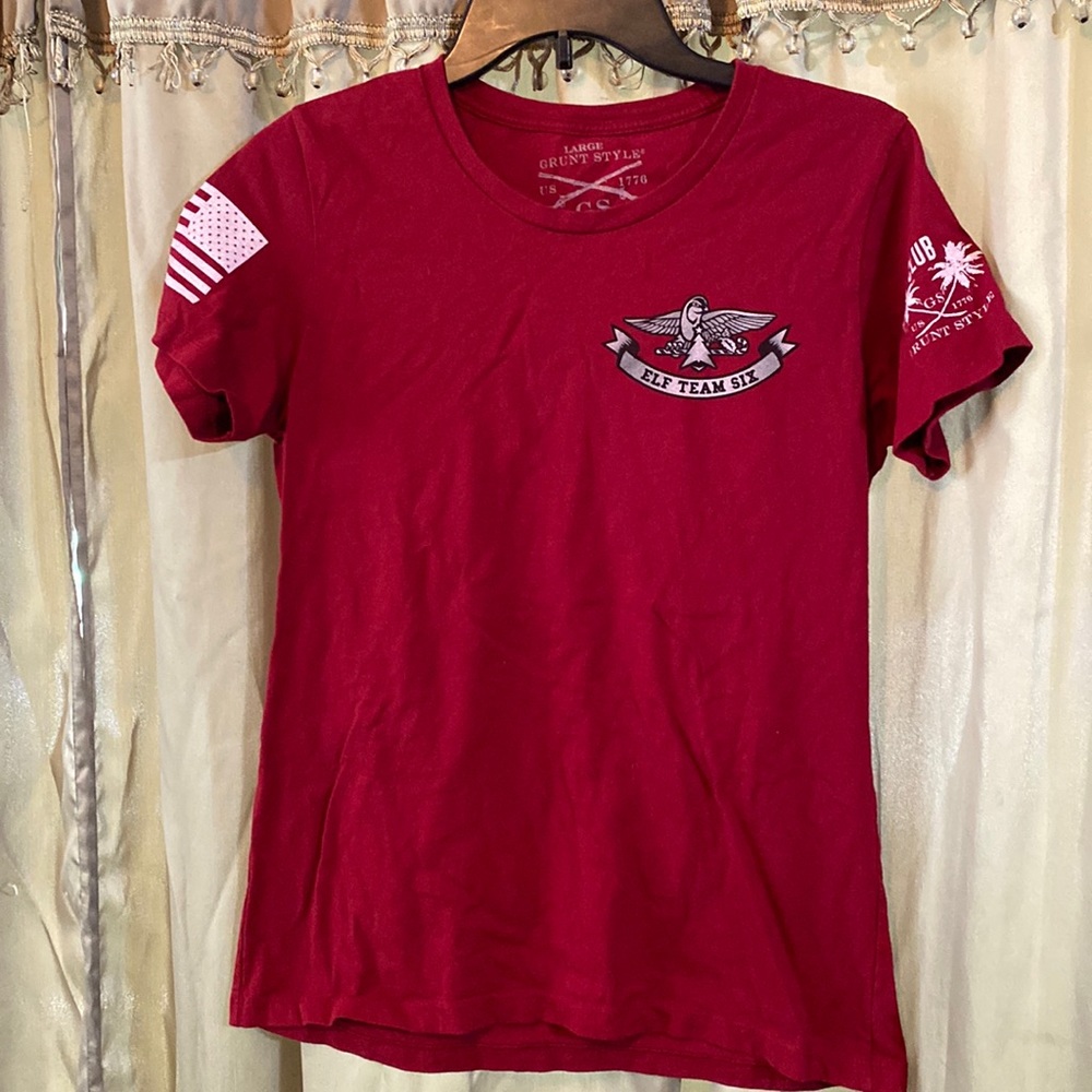 Women’s grunt style holiday t-shirt